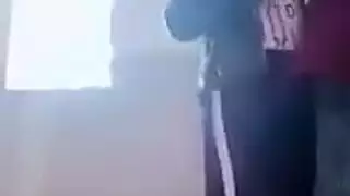 تلاميذ مشاغبون: جنس شرجي على السطح أثناء الاستراحة