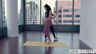 مدرب البولجيا يسخن علي طيزها