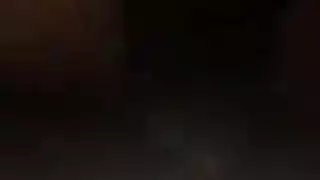 اثنين من السيدات سيدات الحلو لها هزات الجماع بينما يستمناء معا