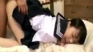 المراهقة المشاغبة تهدي زوج أمها هدية عيد ميلاد بفرجها