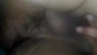 جنس شرجي و إدخال مزدوج لمراهقة مع غريب موهوب في جلسة جماعية