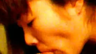 ولد مراهق وجميل ينيك ومص صدور عاهره